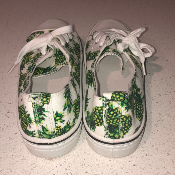 Shoes - Picture 3 of 3